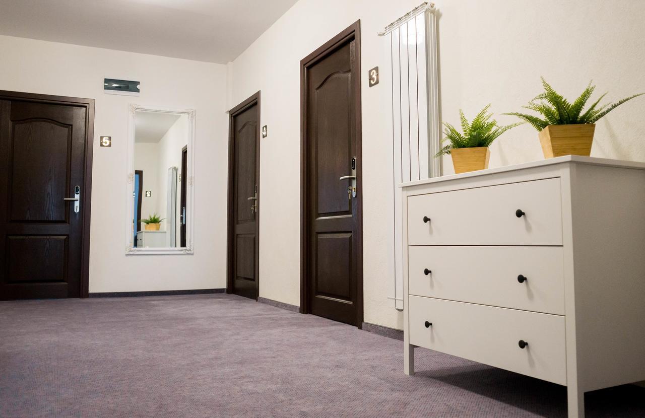 Nest Hotel Drobeta Turnu Severin Luaran gambar