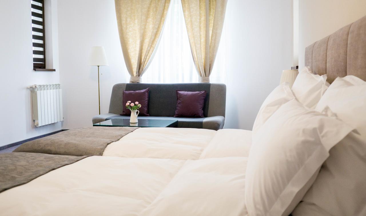 Nest Hotel Drobeta Turnu Severin Luaran gambar