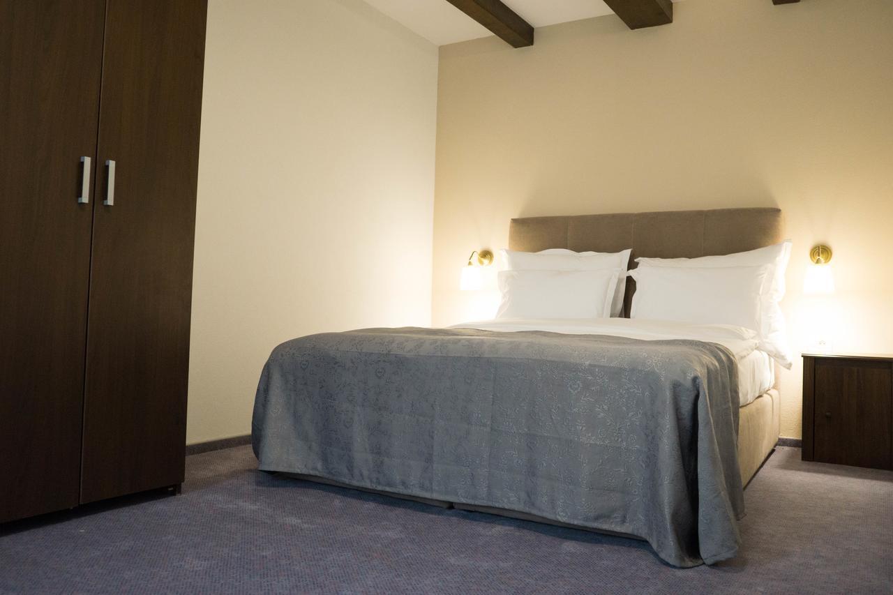 Nest Hotel Drobeta Turnu Severin Luaran gambar