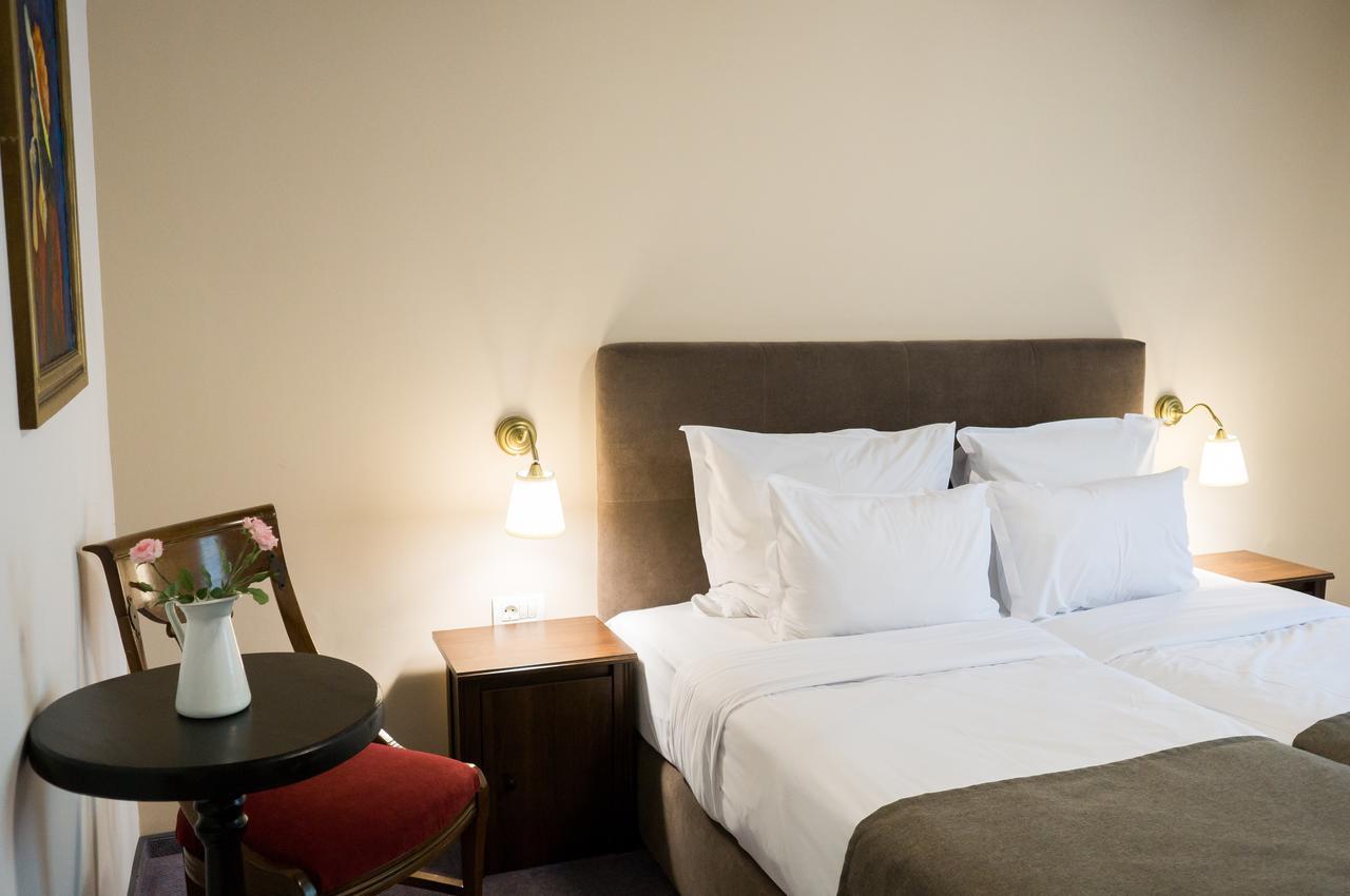 Nest Hotel Drobeta Turnu Severin Luaran gambar