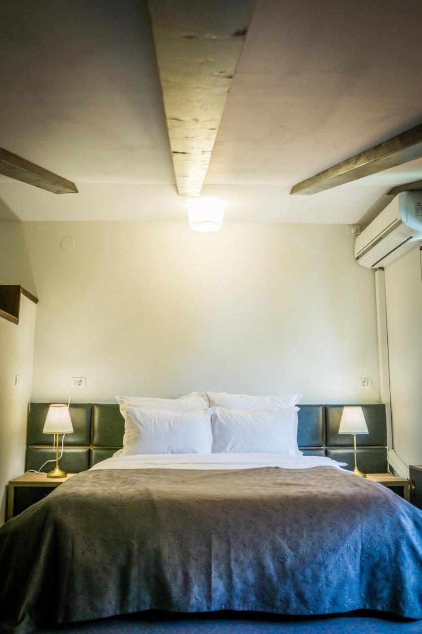 Nest Hotel Drobeta Turnu Severin Luaran gambar